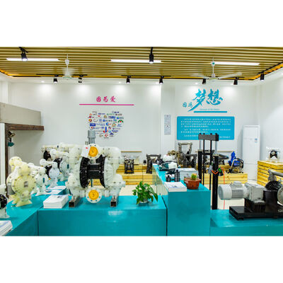 1 1/2 calowa pneumatyczna pompa dwumembranowa o przepływie 340 l/min do zastosowań przemysłowych